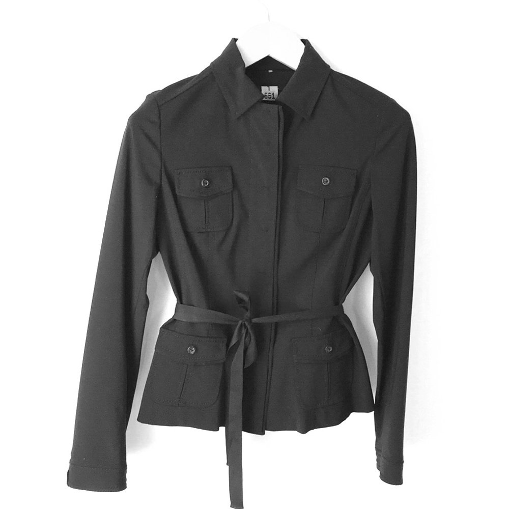 Elie Tahari jacket size 6 - gorgeous detail!